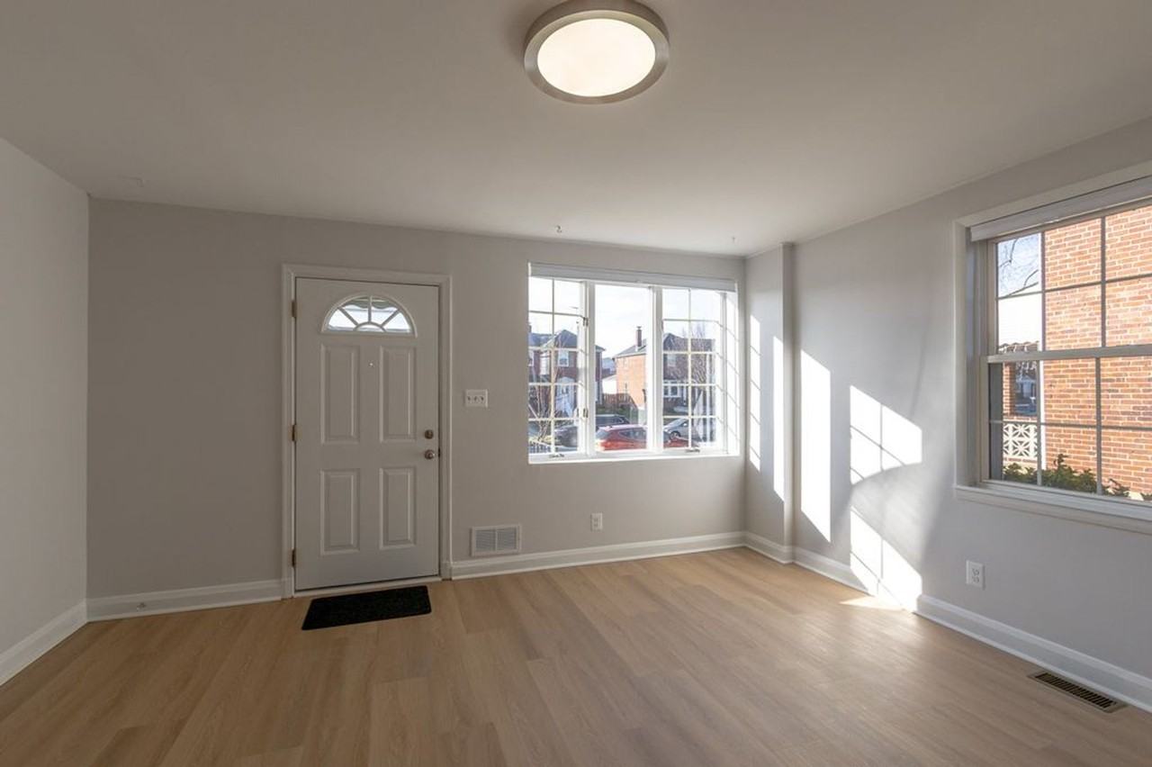 2801 Southbrook Rd - Photo 5 of 34