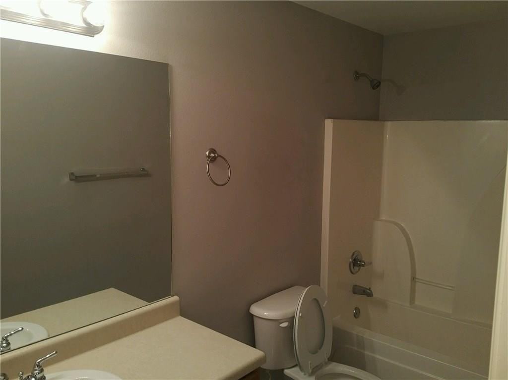 245 Graystone Cir - Photo 6 of 9