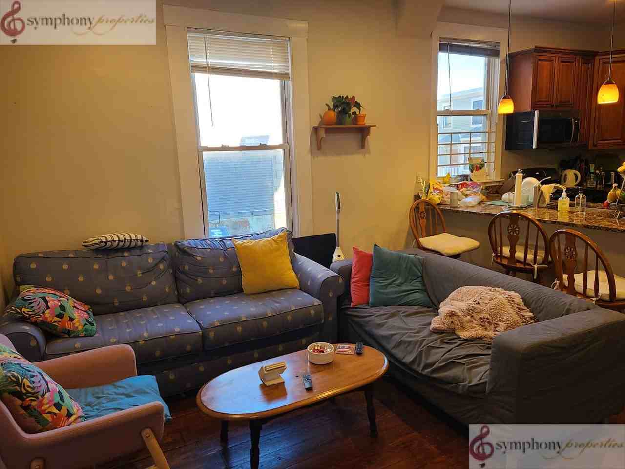 715 Parker St - Photo 2 of 14