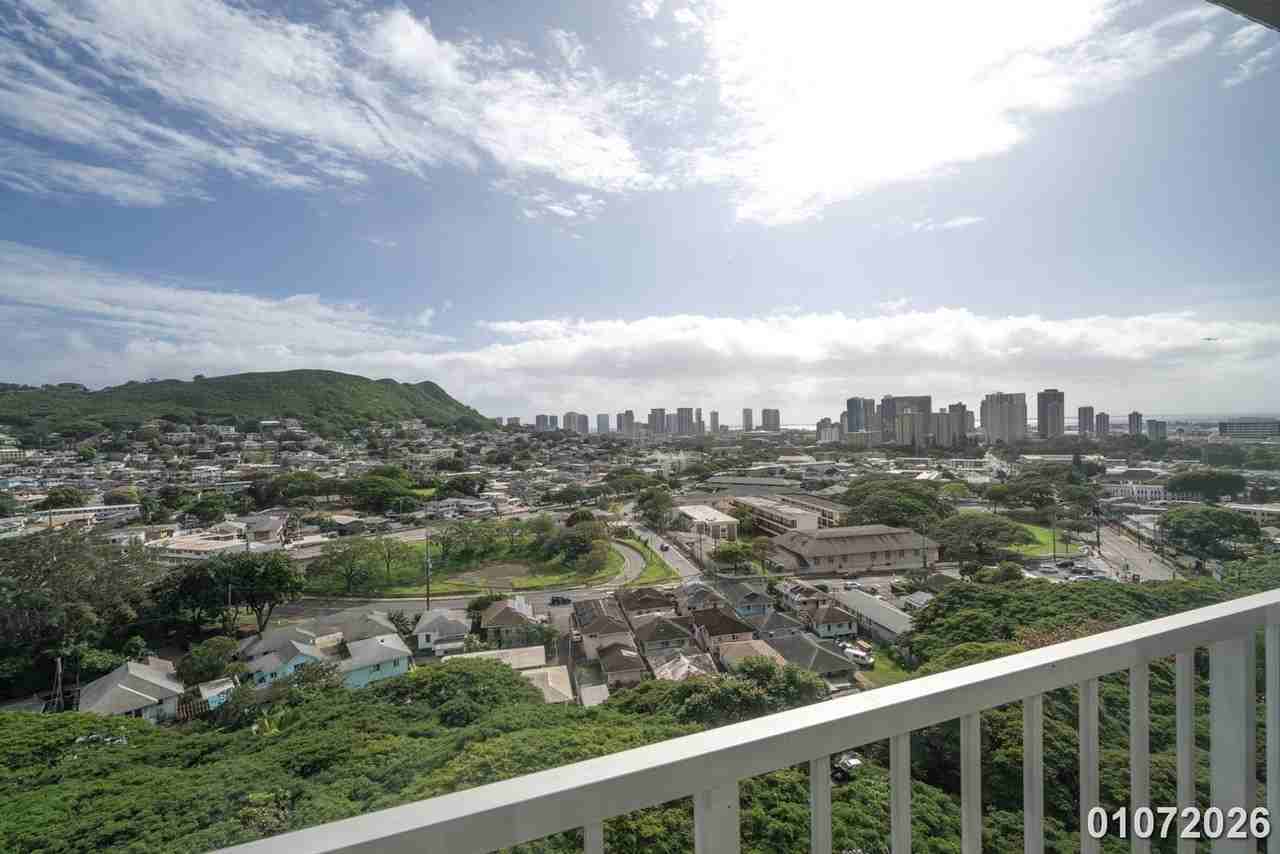 2029 Nuuanu Ave #1708 - Photo 7 of 20