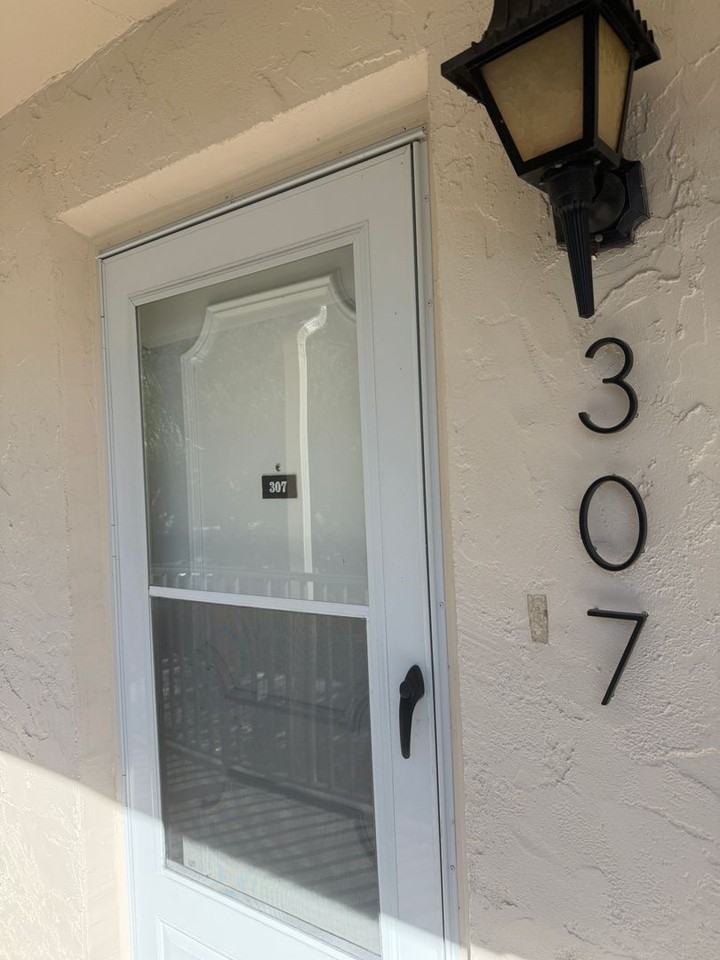 820 Virginia St #307 - Photo 2 of 20