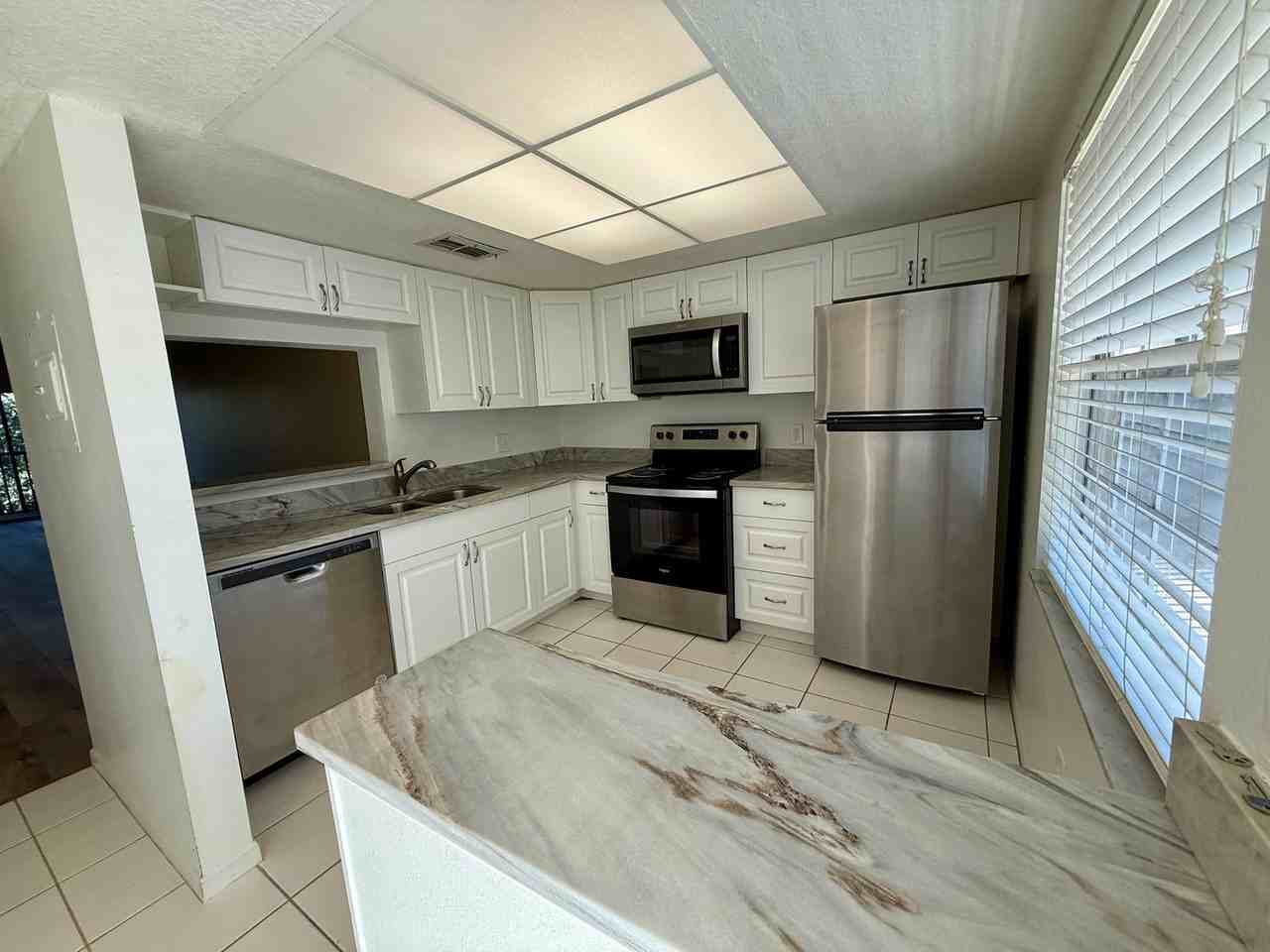 820 Virginia St #307 - Photo 3 of 20