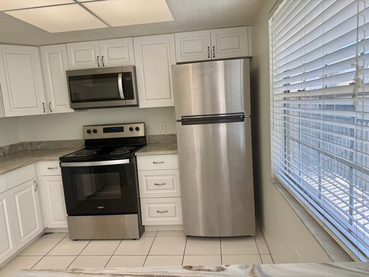 820 Virginia St #307 - Photo 4 of 20