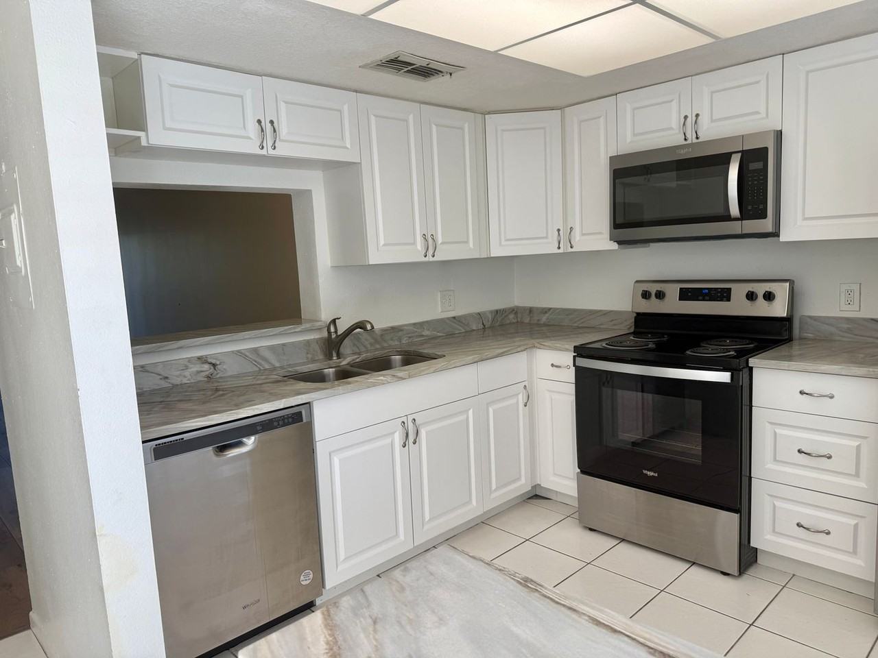 820 Virginia St #307 - Photo 5 of 20