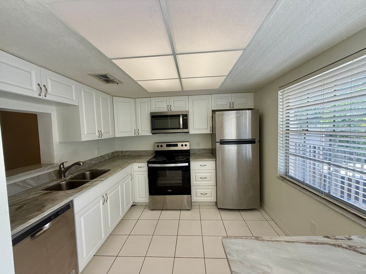 820 Virginia St #307 - Photo 6 of 20