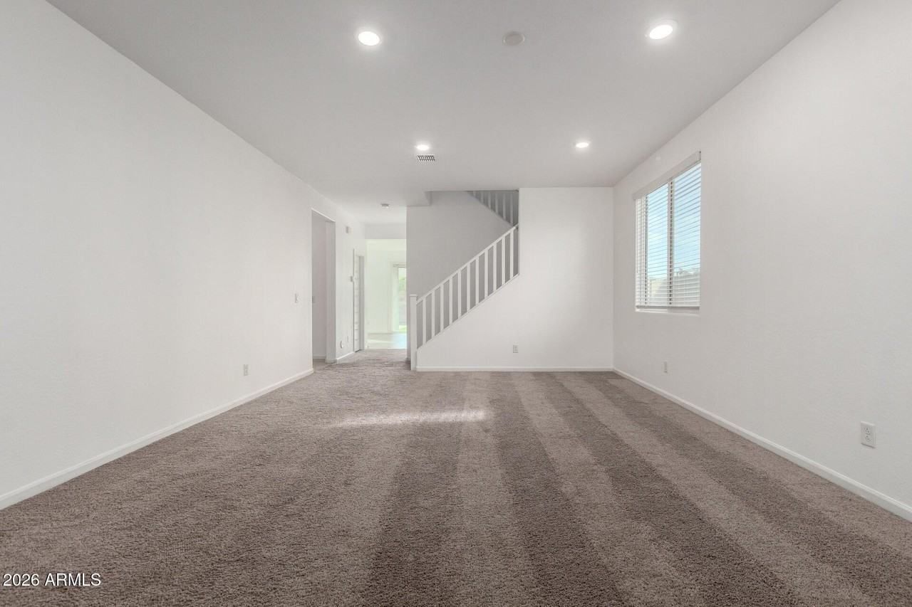 20267 W Morning Glory St - Photo 5 of 31