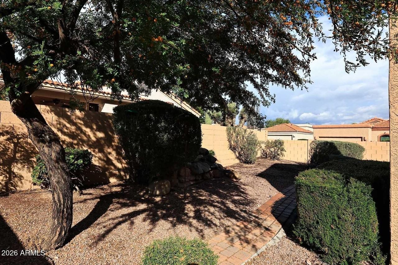 12152 N Finch Dr - Photo 7 of 49