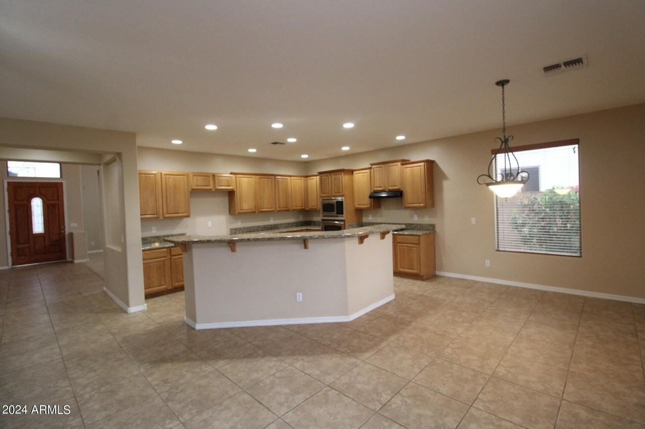 3951 E Ravenswood Dr - Photo 6 of 37