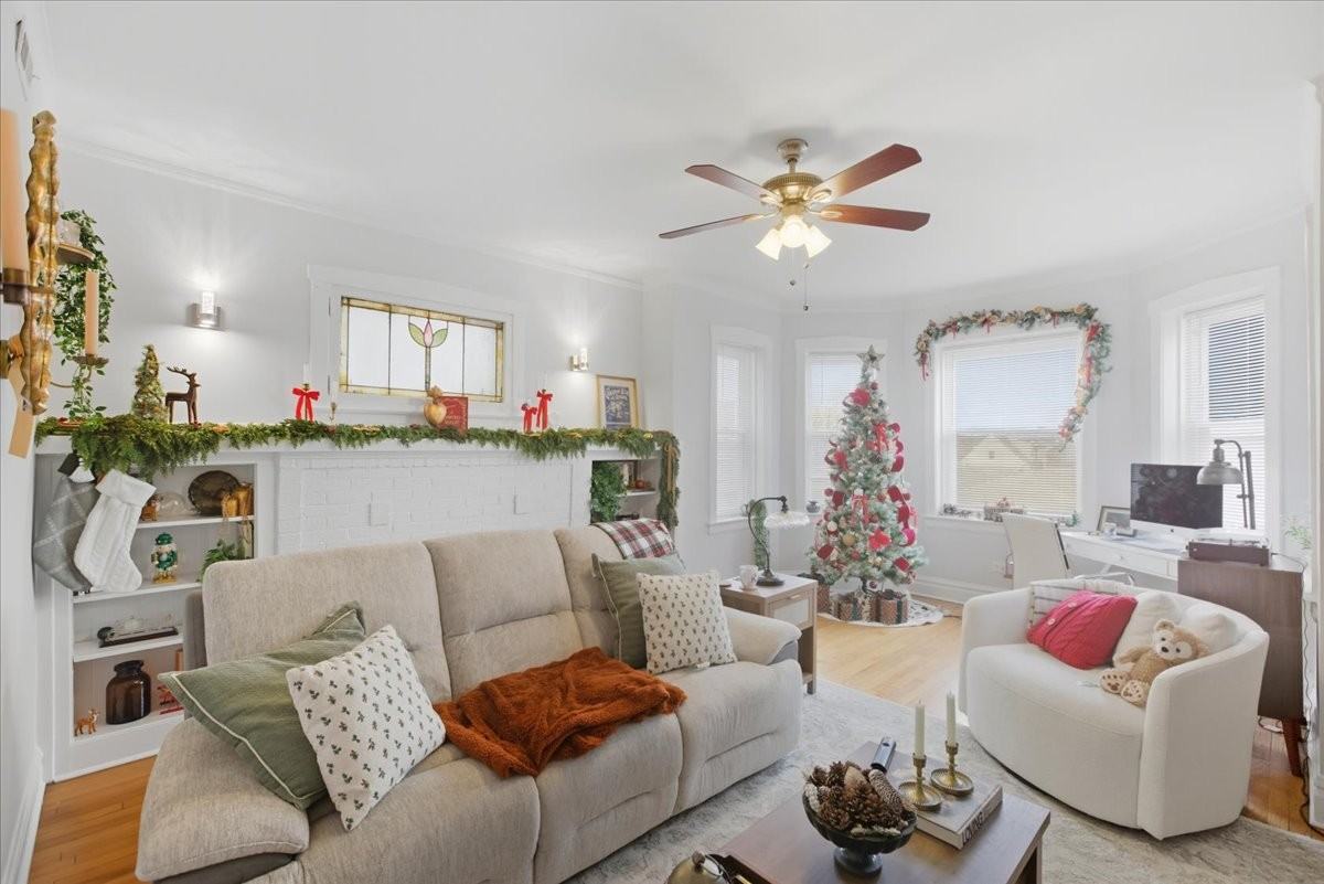 1123 N Christiana Ave #2S - Photo 3 of 11