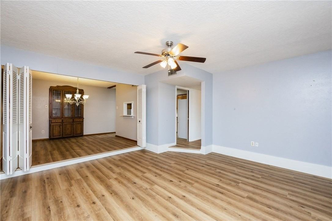 103 Park Pl - Photo 5 of 40