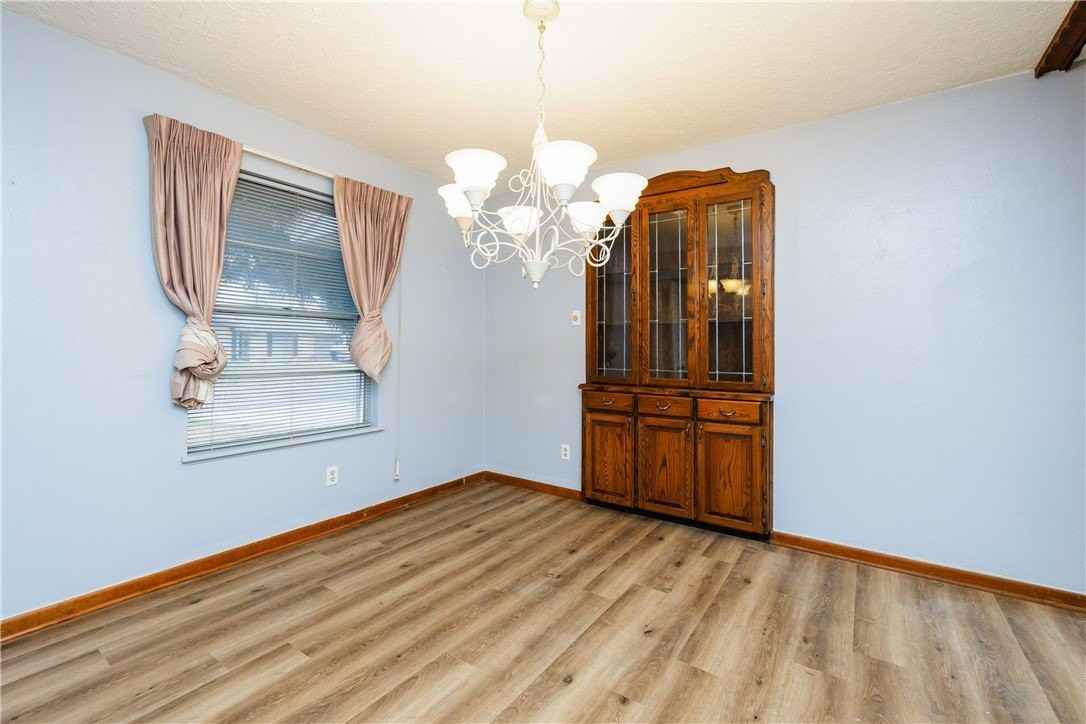 103 Park Pl - Photo 7 of 40