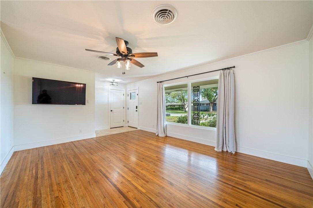 350 Meldo Park Dr - Photo 7 of 40