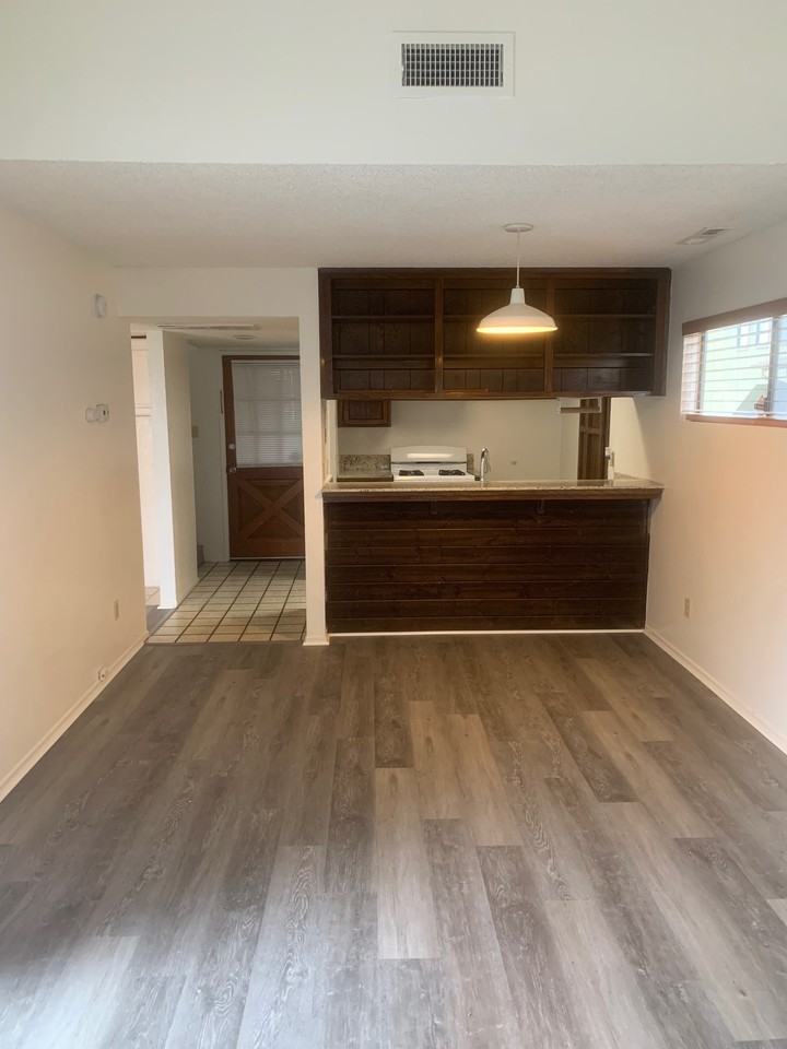 1127 Bel Aire Cir #1 - Photo 3 of 27