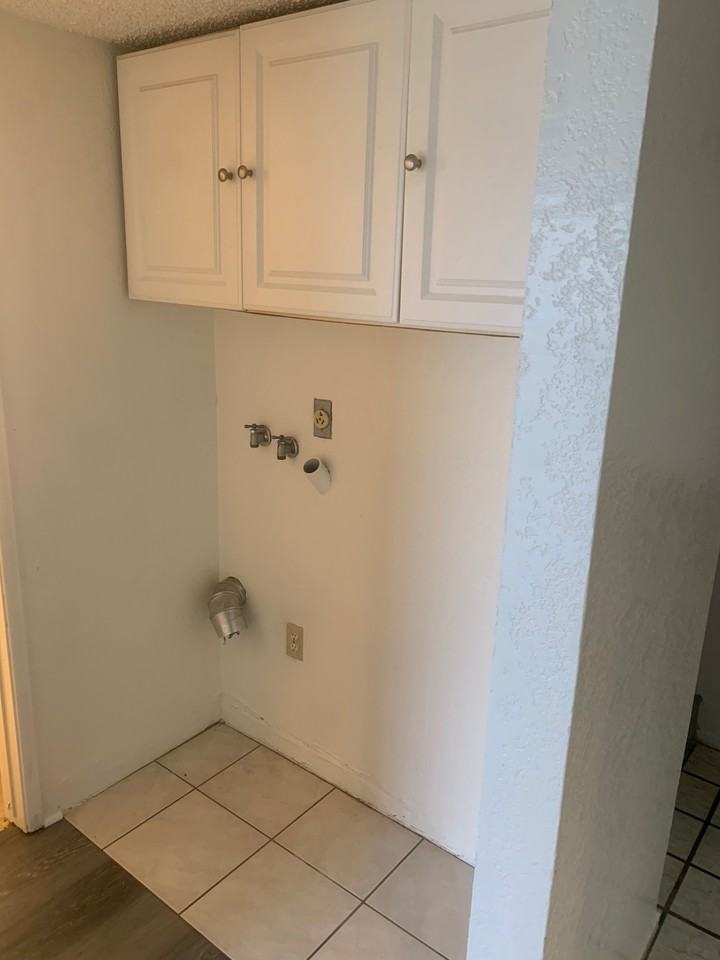 1127 Bel Aire Cir #1 - Photo 4 of 27