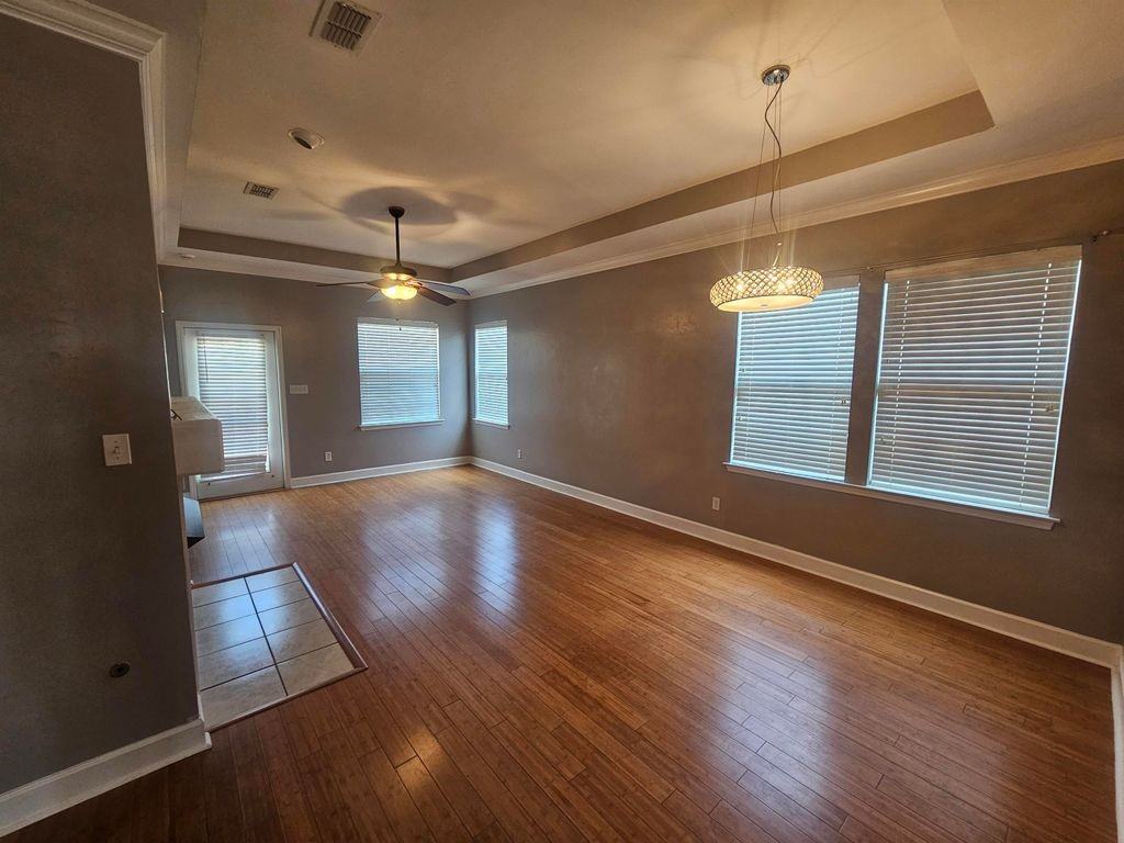 5436 Hampton Hill Cir #1 - Photo 4 of 17