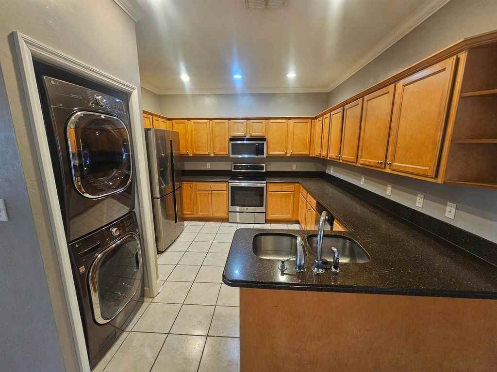 5436 Hampton Hill Cir #1 - Photo 6 of 17