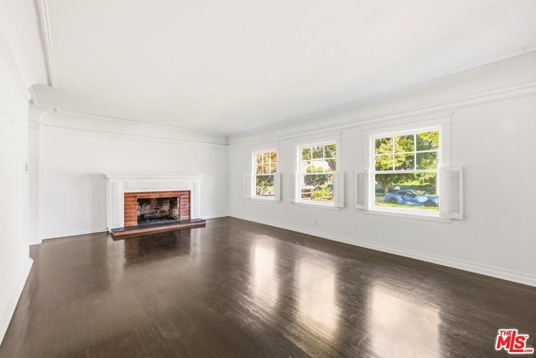 360 23rd St - Photo 2 of 15