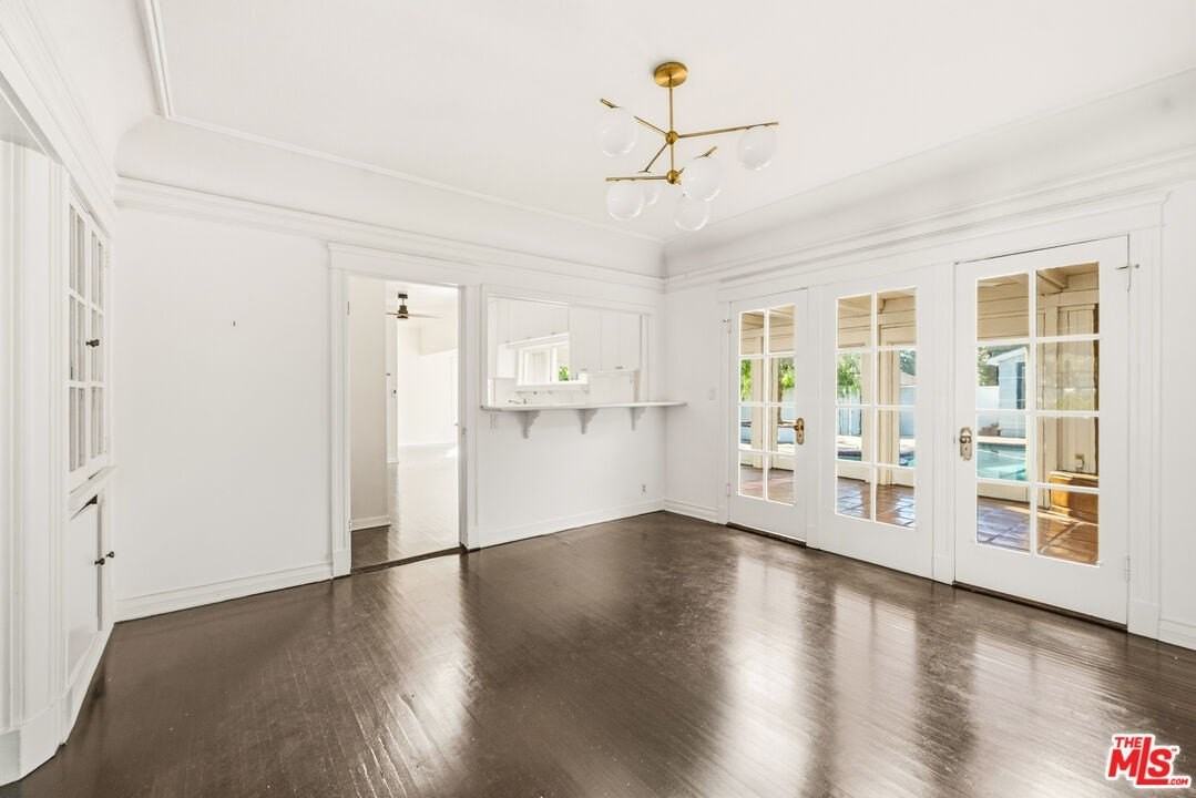 360 23rd St - Photo 4 of 15