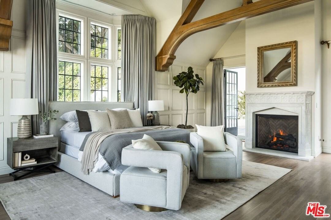 10950 Bellagio Rd - Photo 7 of 50