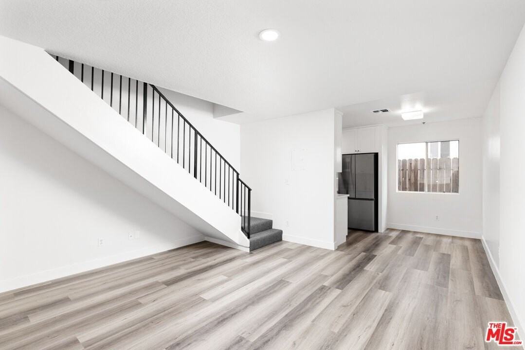 6616 Sylmar Ave Apt 2 #2 - Photo 3 of 17