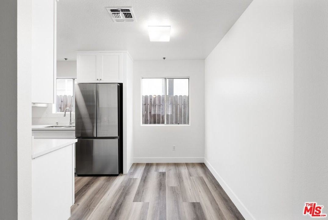 6616 Sylmar Ave Apt 2 #2 - Photo 4 of 17