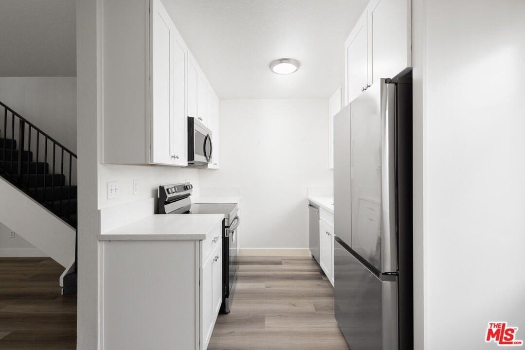 6616 Sylmar Ave Apt 2 #2 - Photo 5 of 17