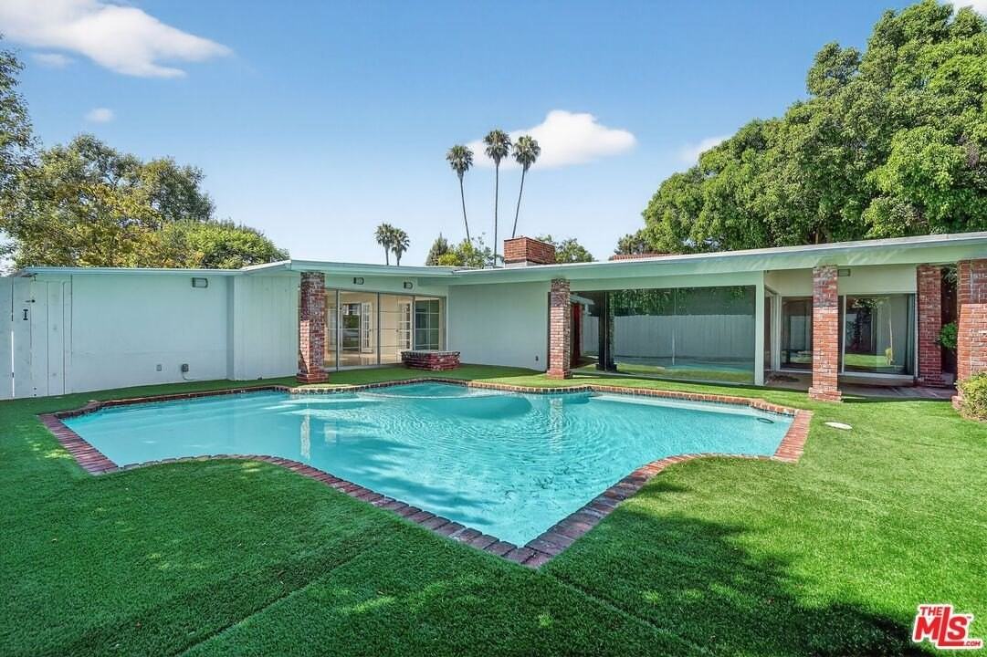 2042 Linda Flora Dr - Photo 2 of 18