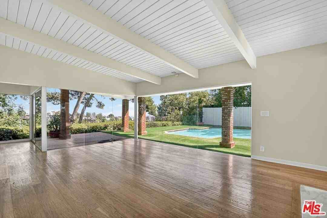 2042 Linda Flora Dr - Photo 5 of 18