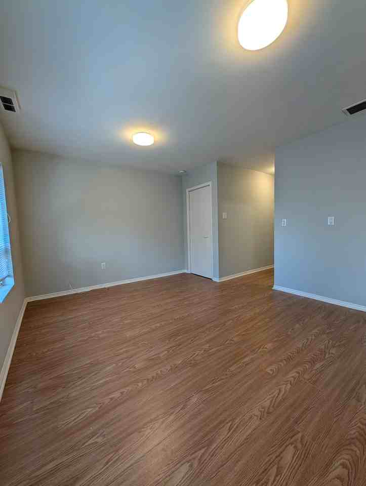 15 Ossington Avenue #1 - Photo 7 of 10