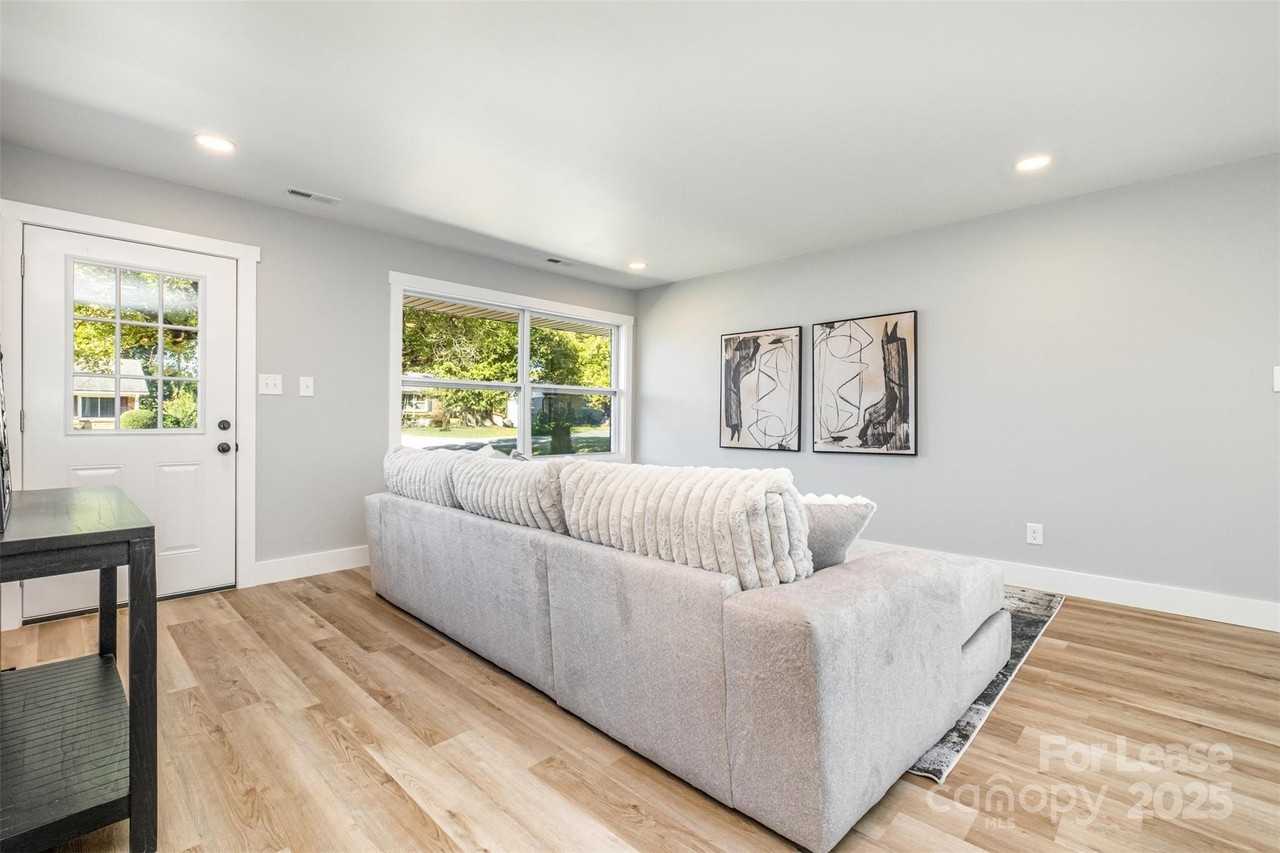 3208 Clearview Dr Unit 8 #8 - Photo 5 of 25