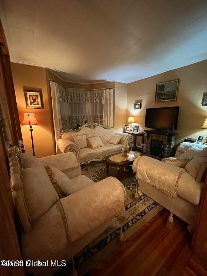 240242 Vrooman Ave 2nd Fl #2ndFL - Photo 7 of 13