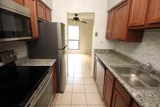 1009 1009 GLASS RUN ROADAPT 4 - Photo 1 of 1