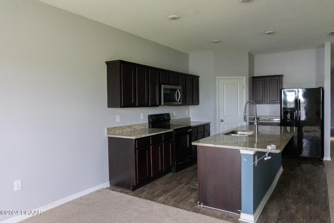 3017 Blue Shores Way - Photo 2 of 22