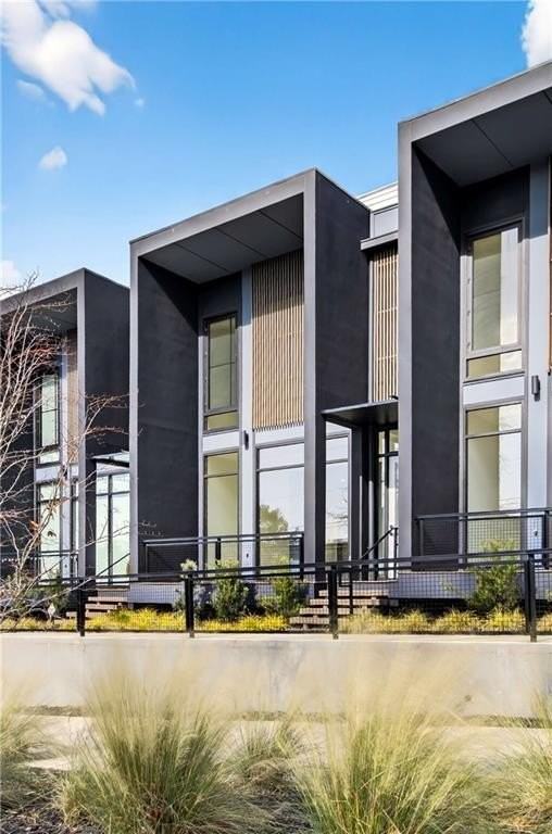 816 Berne St Se - Photo 2 of 43