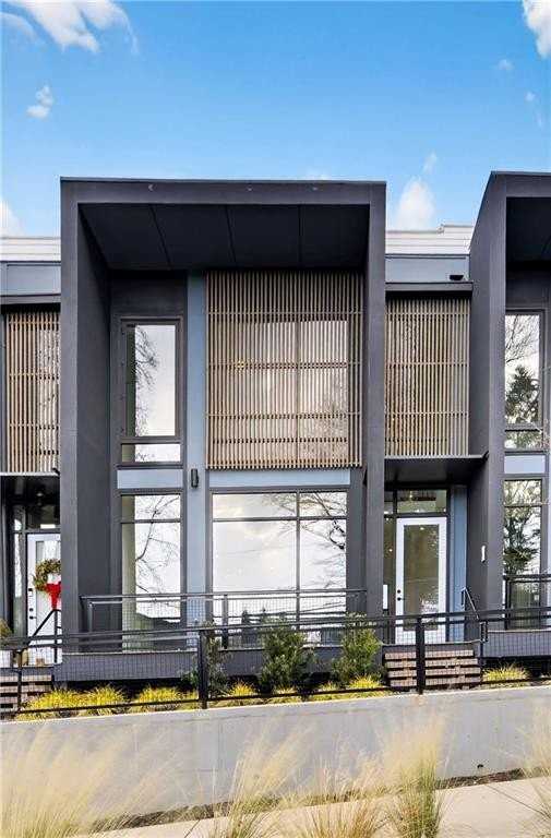 816 Berne St Se - Photo 3 of 43