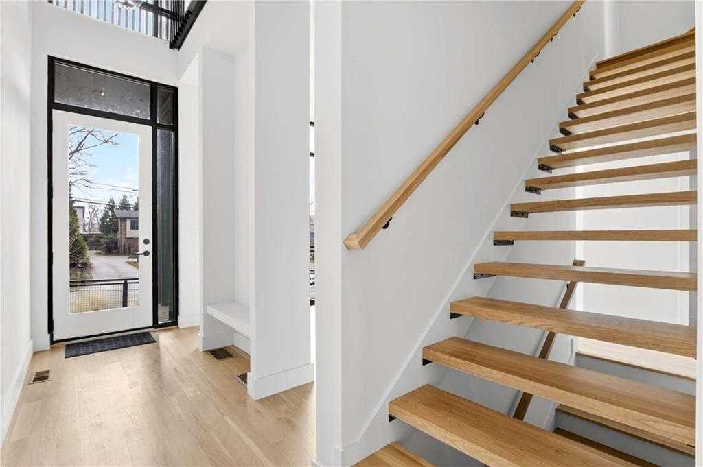 816 Berne St Se - Photo 6 of 43