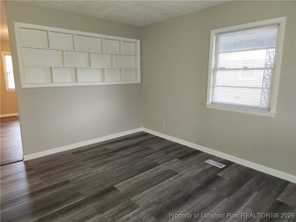 318 Longhorn Dr - Photo 2 of 11