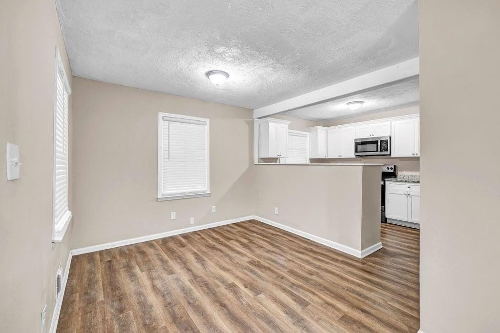 245 Bromack Dr Se - Photo 6 of 16