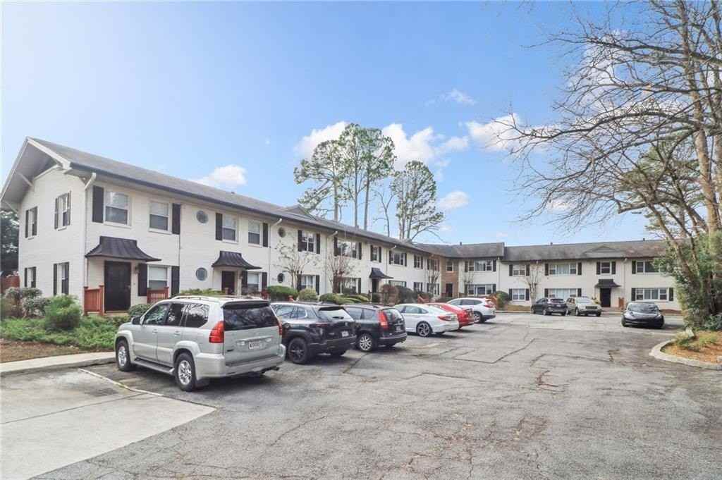 2477 N Decatur Rd Apt B4 #B4 - Photo 2 of 25