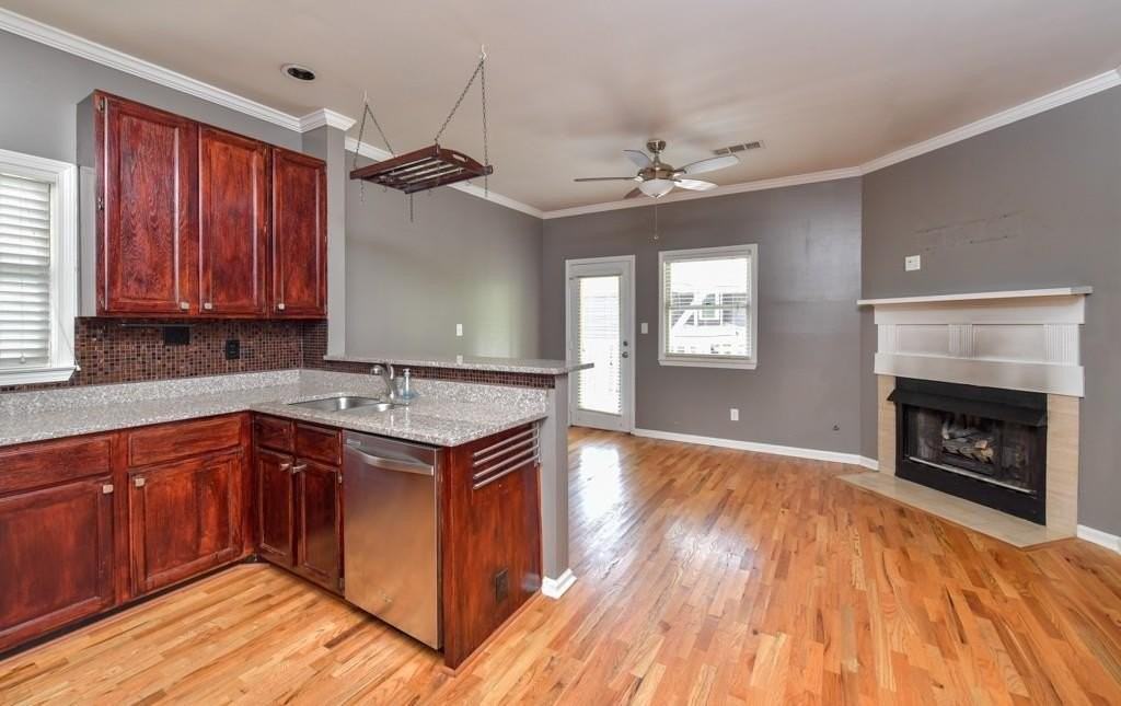 371 Woodward Ave Se - Photo 3 of 28