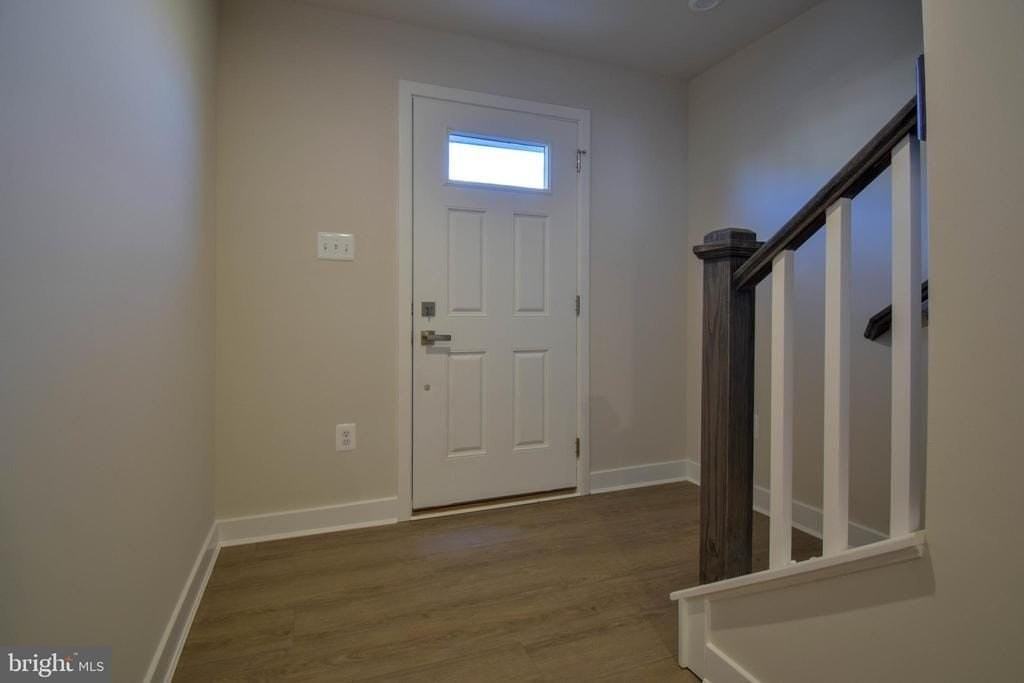 120 Emily Way - Photo 2 of 25