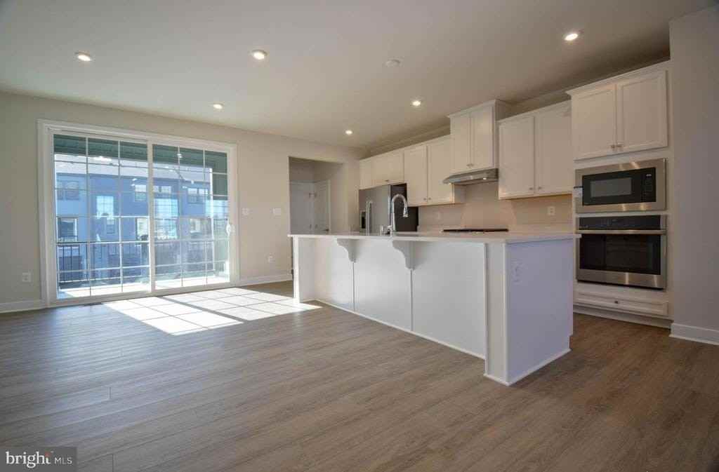 120 Emily Way - Photo 3 of 25