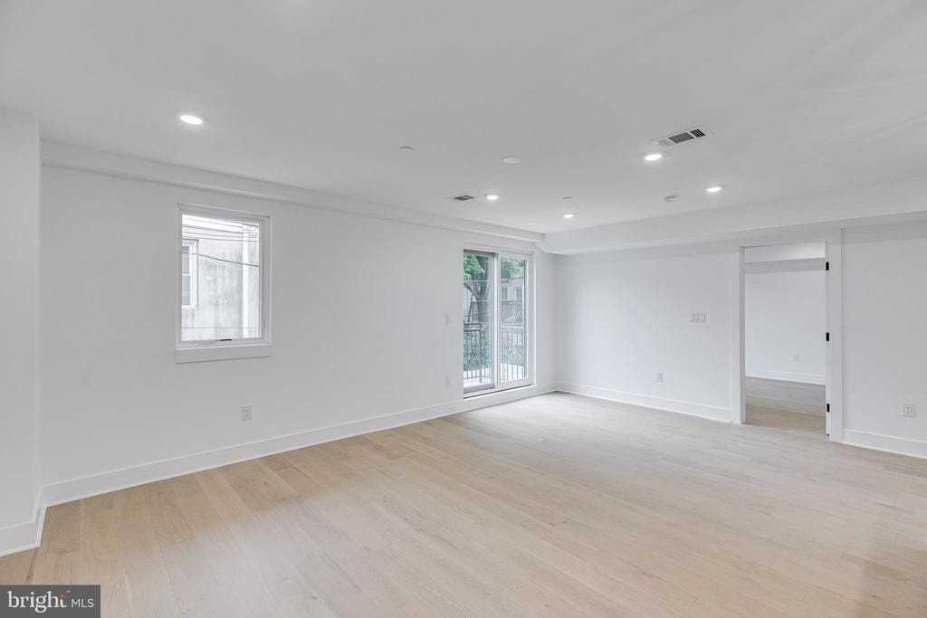 705 S 19th St #4 - Photo 2 of 24