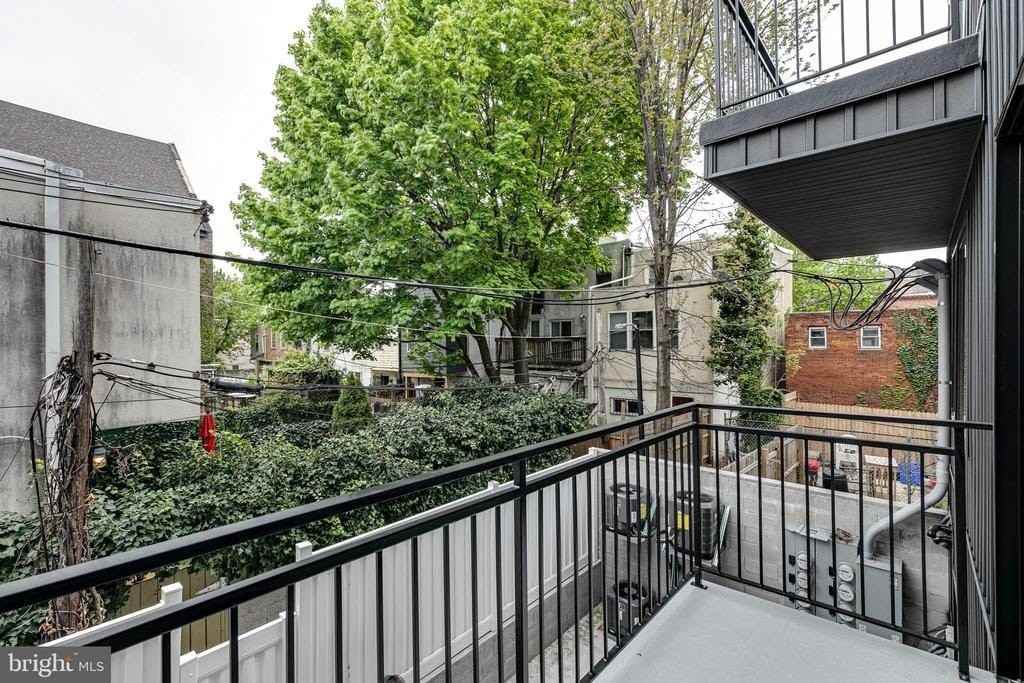 705 S 19th St #4 - Photo 4 of 24