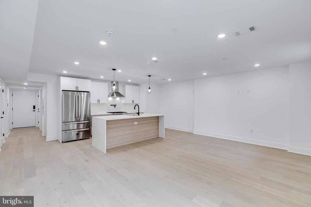 705 S 19th St #4 - Photo 5 of 24