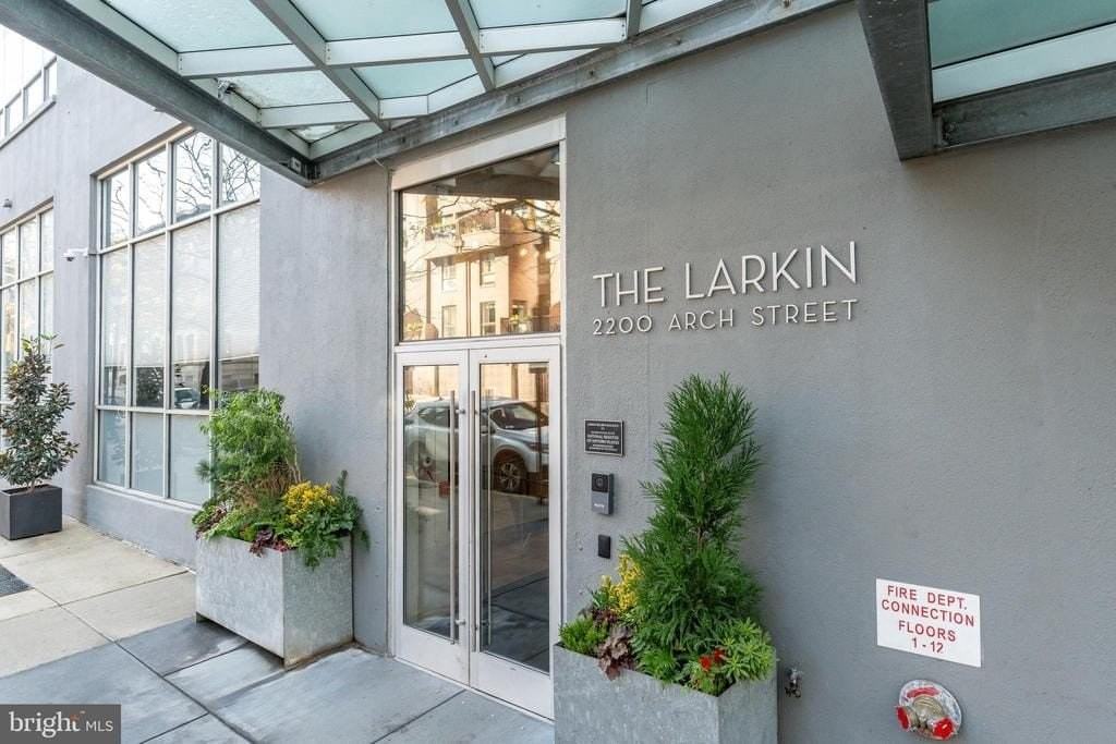 220028 Arch St #503 - Photo 2 of 35