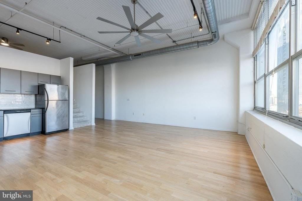 220028 Arch St #503 - Photo 6 of 35