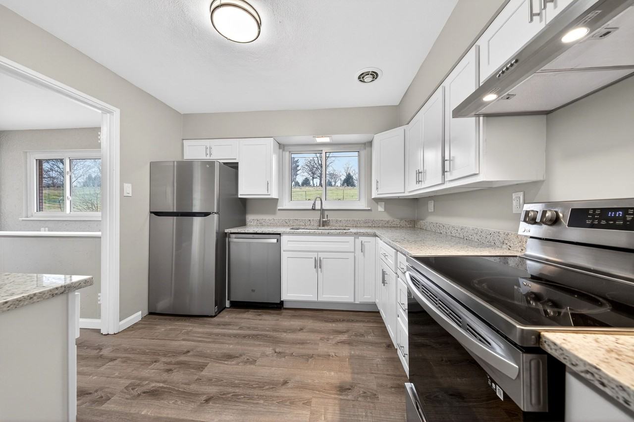 9475 Yorktown Dr #1 - Photo 5 of 15