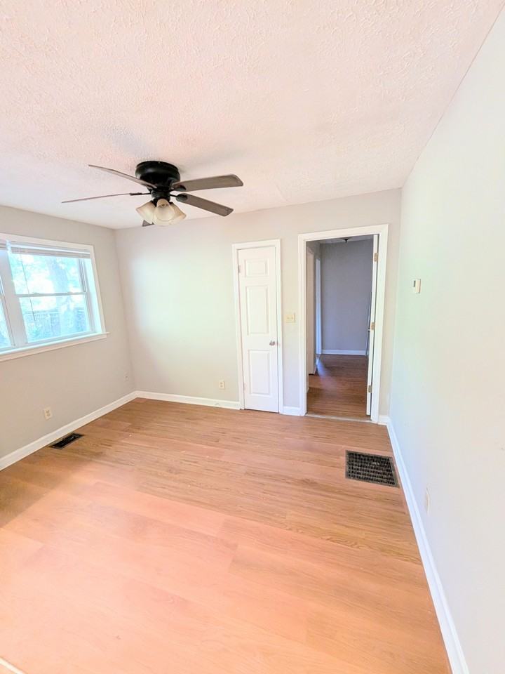 2955 1st Ave Sw #2 - Photo 4 of 7
