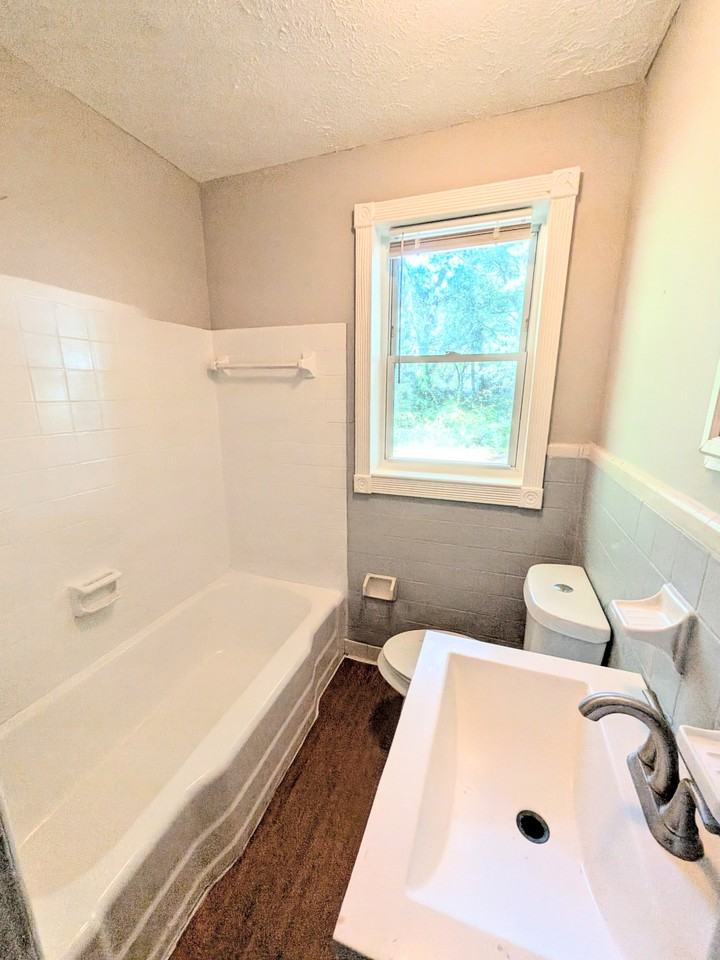 2955 1st Ave Sw #2 - Photo 6 of 7